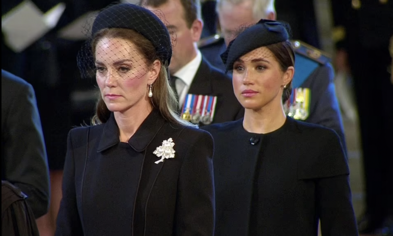 Meghan Markle deseaba que el Palacio se pronunciara sobre la disputa que tuvo con Kate Middleton - Créditos: Daily Mail