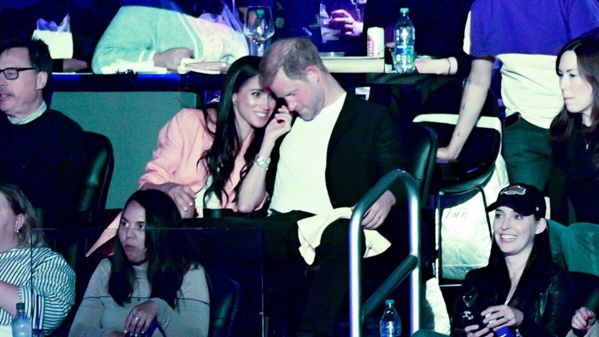 Meghan Markle y el príncipe Harry reaparecen sonrientes en un juego de la NBA