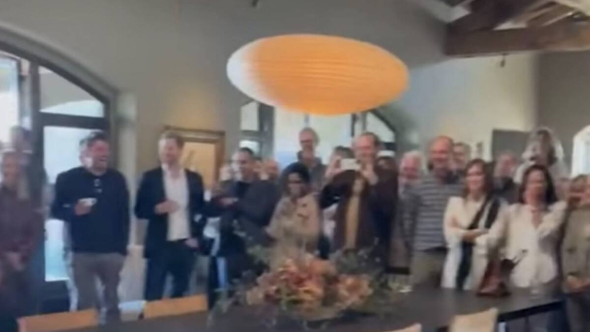 Harry y Meghan reaparecen juntos en público codeándose con ricos y famosos de Hollywood