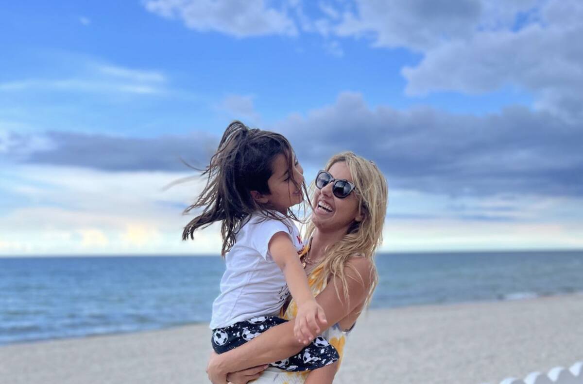 Internautas destrozan a Michelle Renaud por polémica práctica con su hijo: "No lo hagas"