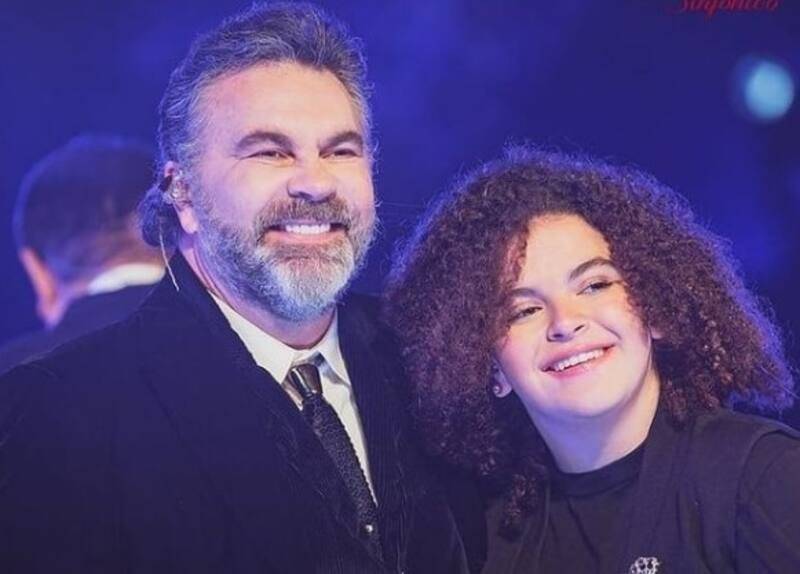 Mijares defiende a su hija Lucerito de ataques por uso de photoshop para portada de revista. - Créditos: Instagram