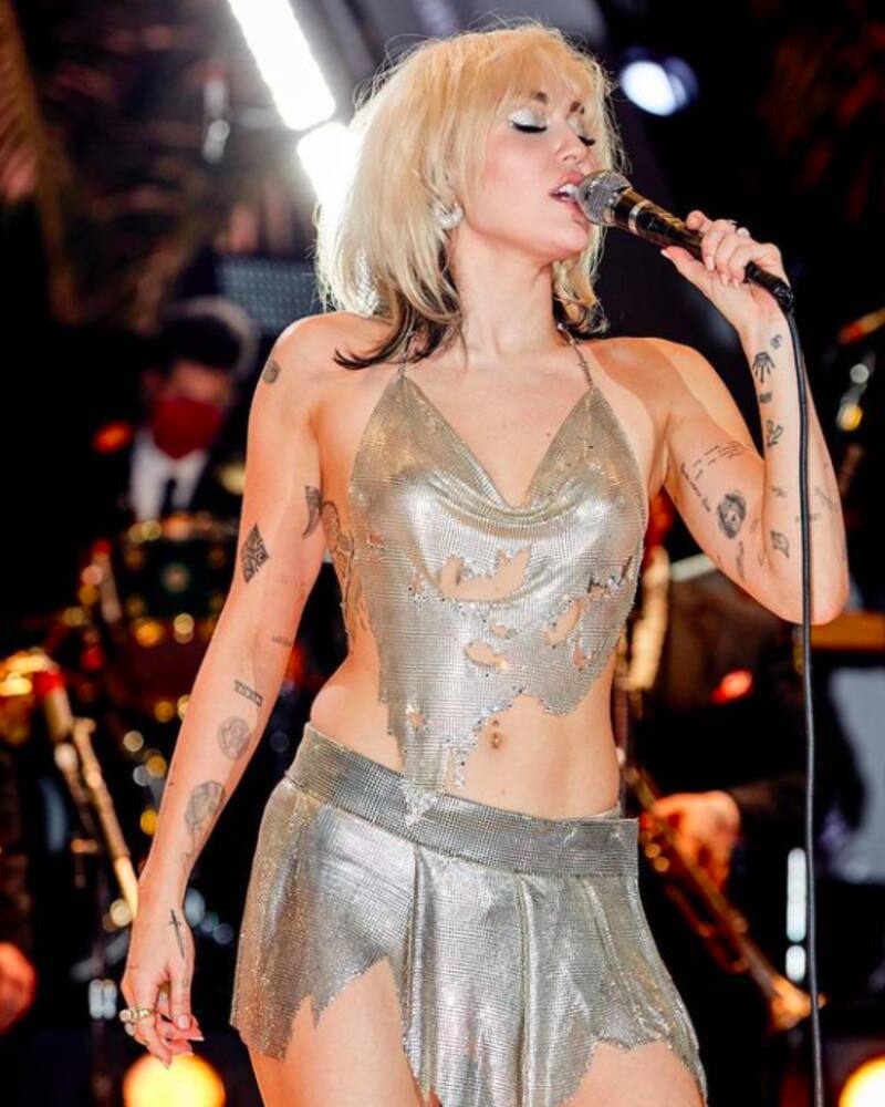 Miley Cyrus La pareja de Miley tiene 23 años y es integrante del grupo Lilly - Créditos: Instagram de Miley Cyrus