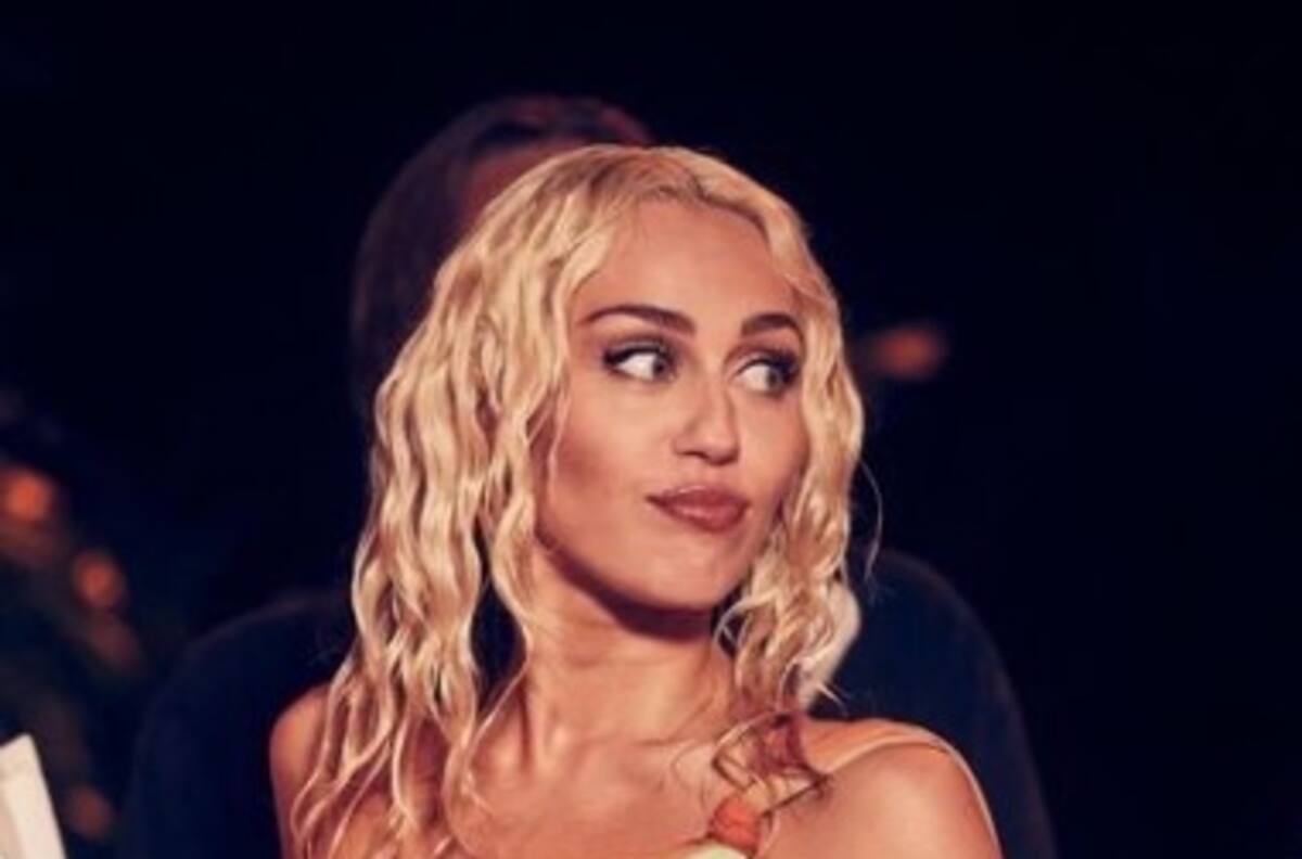Miley Cyrus envía mensaje para agradecer a sus fans por lograr el top one con Flowers