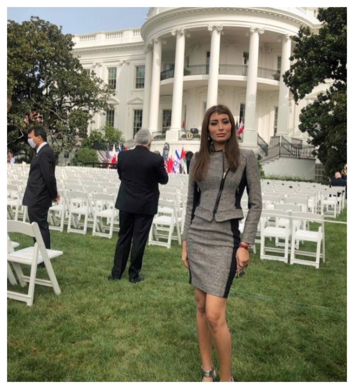 Sarah Idan está dedicada casi por completo a la política. Su participación por el Partido Demócrata la ha llevado varias veces a la Casa Blanca, interviniendo en varios comités.