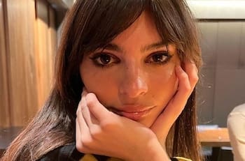 Modelo Emily Ratajkowski revela que con Harry Styles llevan dos meses juntos