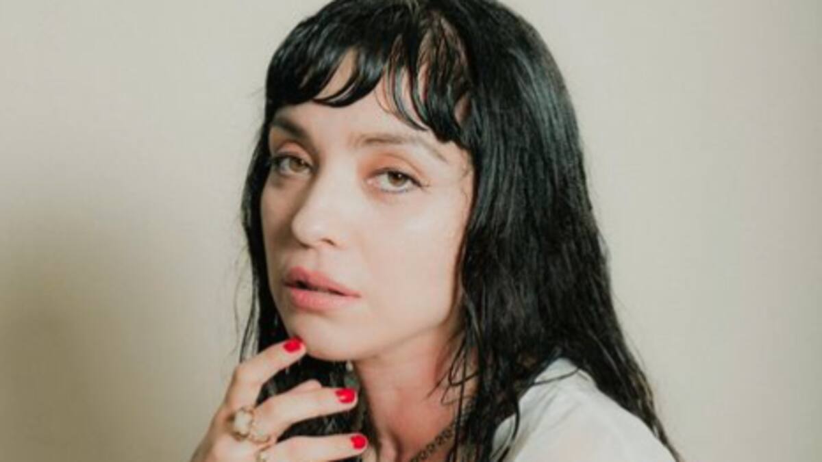 Mon Laferte impacta al confesar que estuvo a punto de quitarse la vida