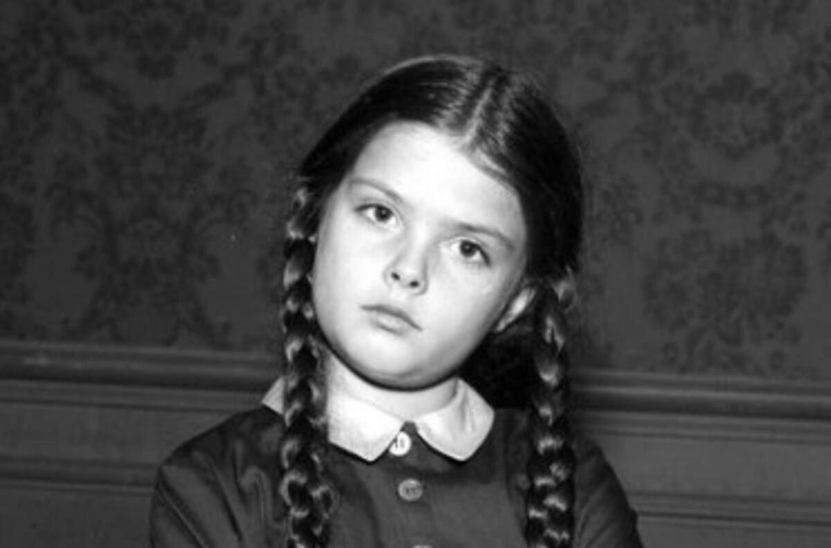 Muere la actriz que le dio vida a Merlina de un derrame cerebral