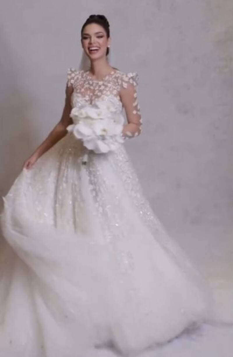 Nadia Ferreira lució esplendorosa con su espectacular vestido de novia junto con Marc Anthony La novia cumplió plenamente las expectativas con su atuendo - Créditos: Instagram