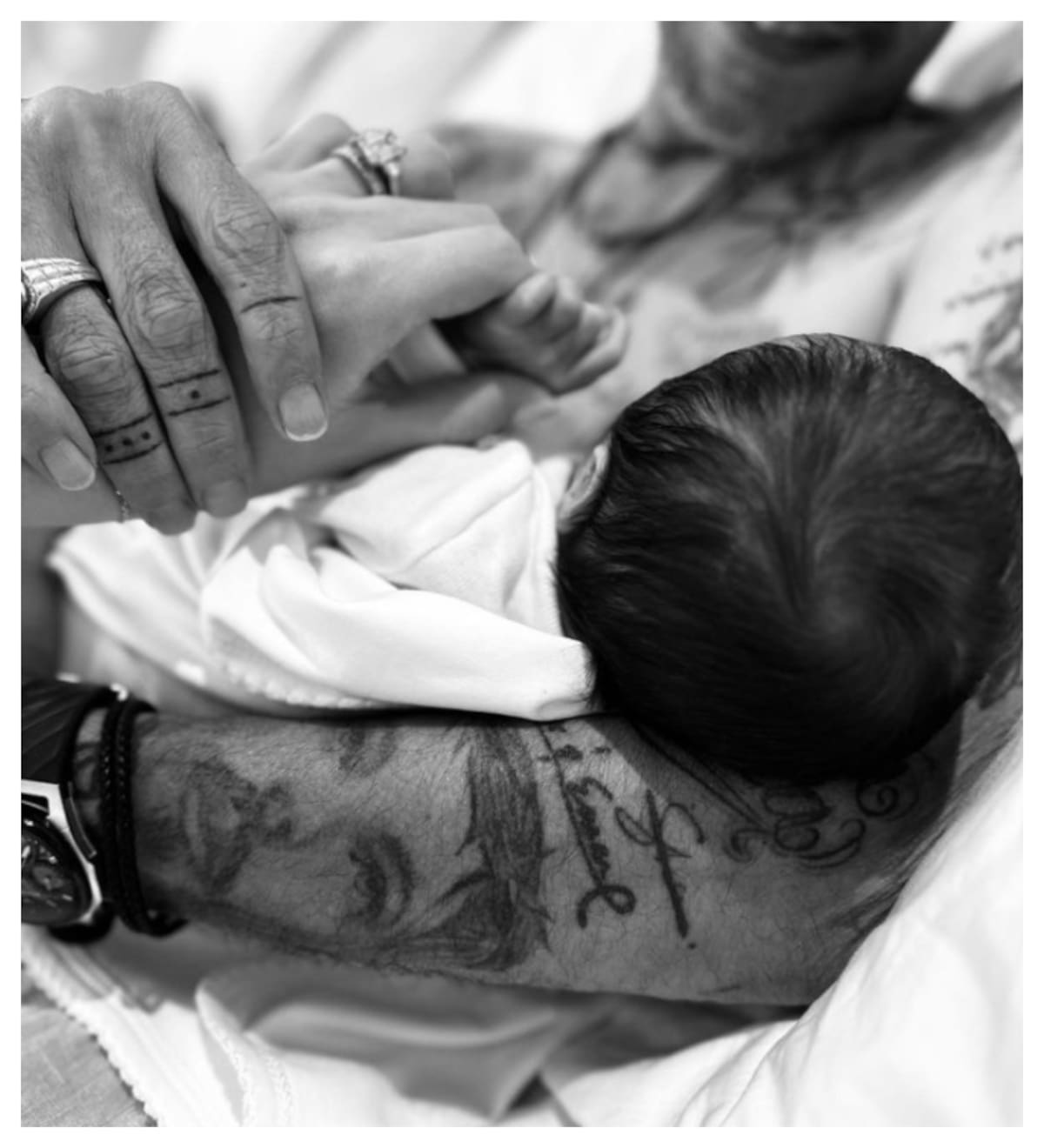 Nadia Ferreira y Marc Anthony tuvieron el primer bebé el Día del Padre y no han difundido más información sobre el recién nacido.