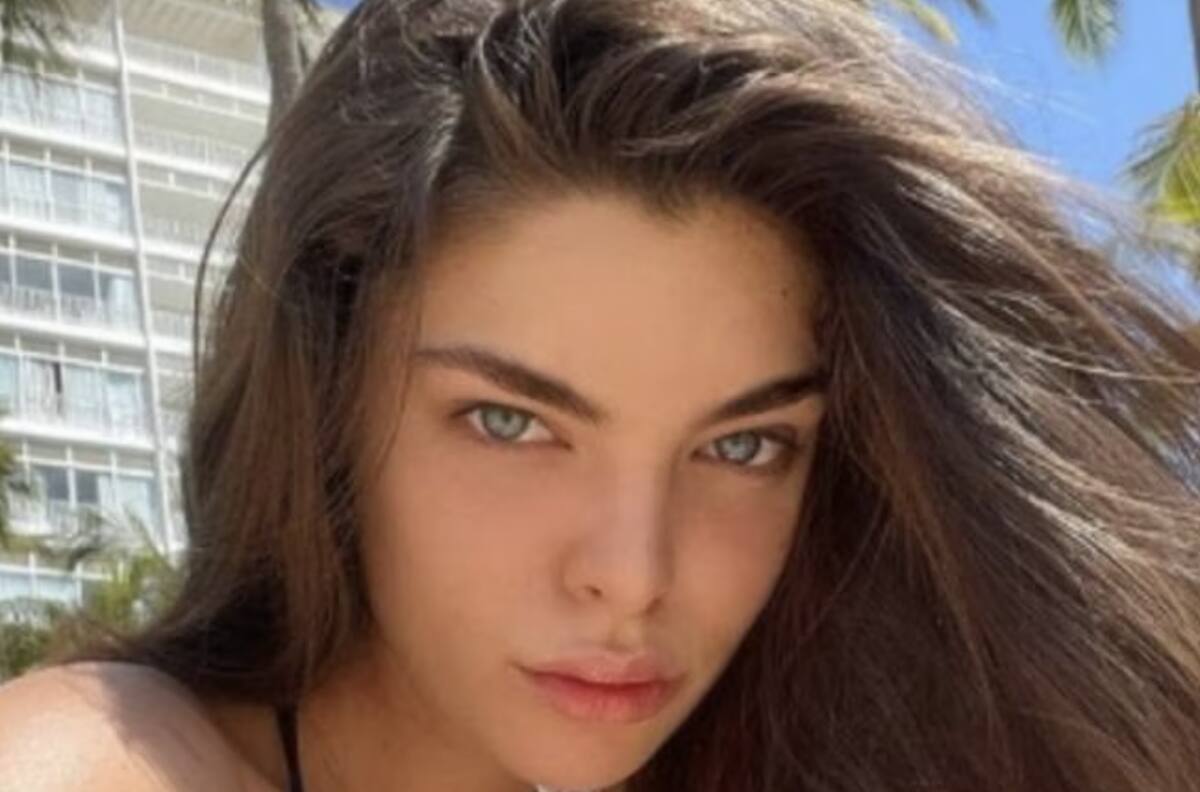 Nadia Ferreira luce su figura de embarazada al natural y desde las alturas