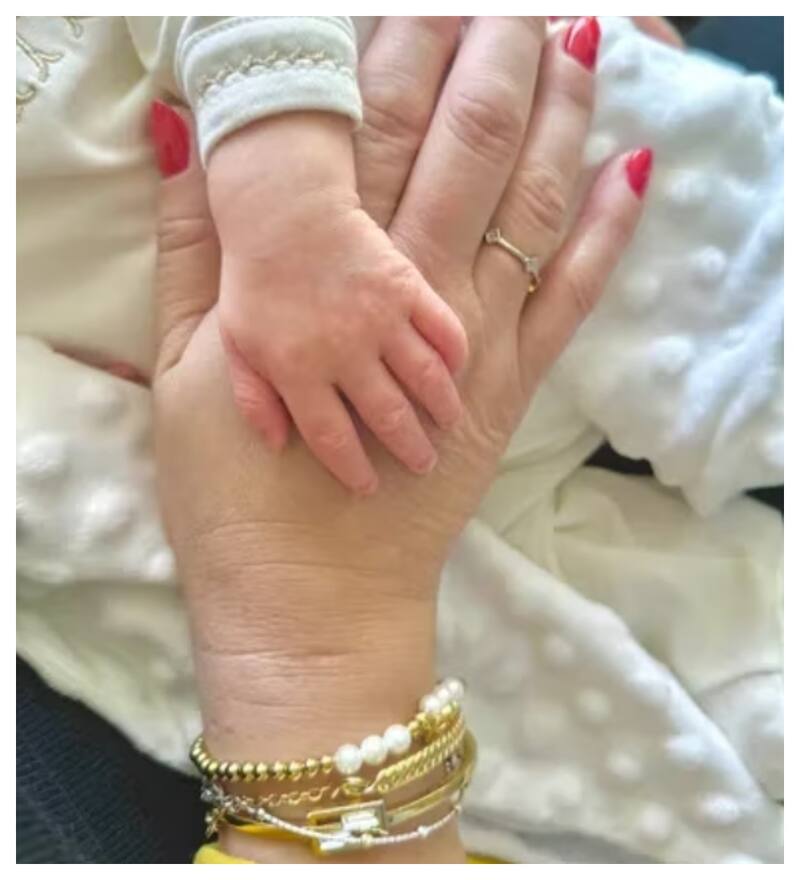 La fotografía que publicó a madre de la modelo es la segunda en la que aparece el bebé de Nadia y Marc Anthony.