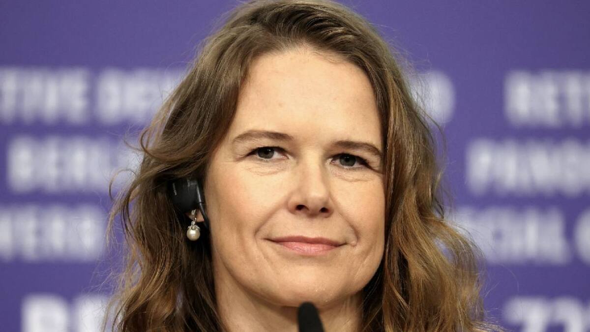 Nailea Norvind presume a su novio 17 años menor en redes sociales