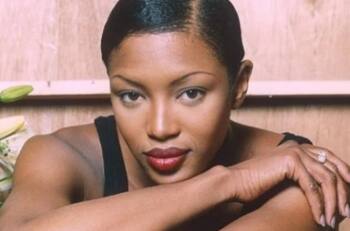 Naomi Campbell posa por primera vez junto a su hija