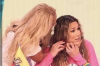 Niurka incómoda a conductora al intentar besarla en la boca