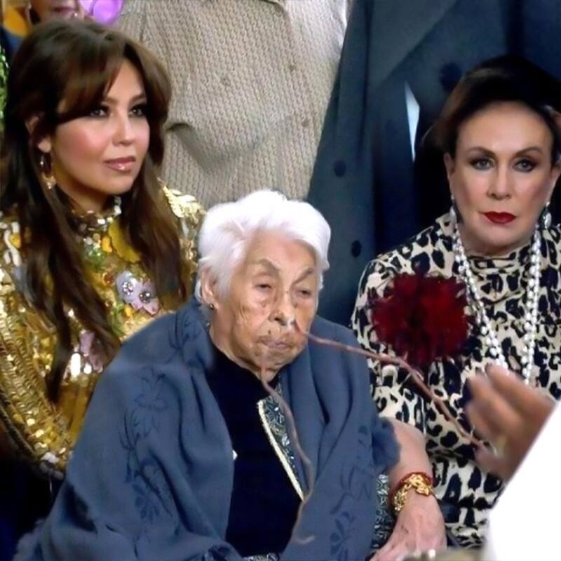 No se sabe si llegará Thalía a despedir a su abuelita - Créditos: Instagram