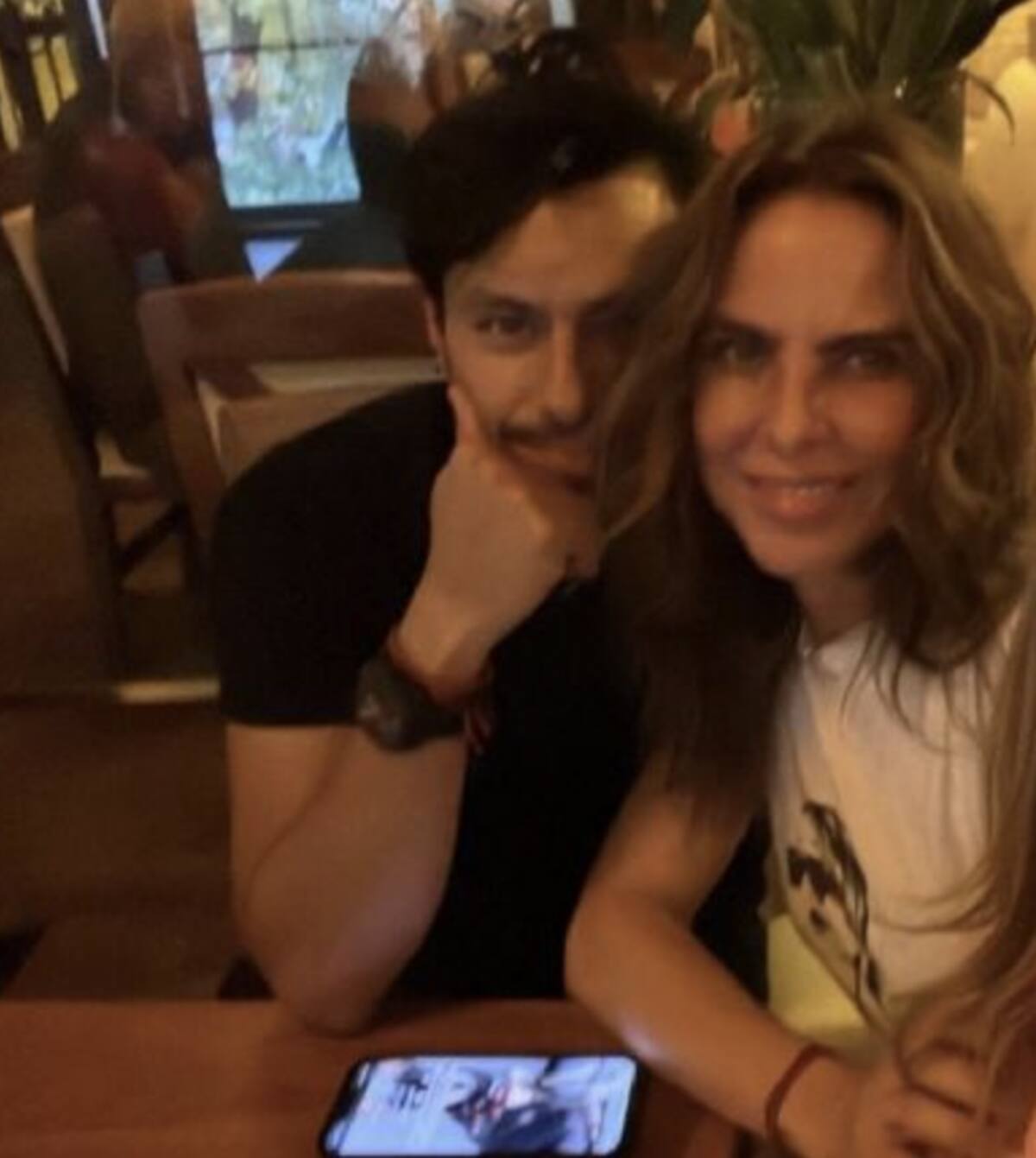 Novio de Kate del Castillo viaja para sorprenderla
- Créditos: Instagram