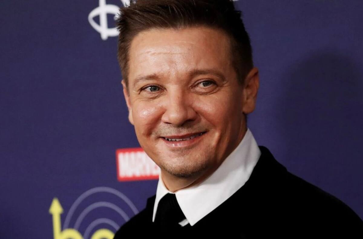 Jeremy Renner tendrá lenta rehabilitación de sus piernas tras sufrir lesiones ortopédicas