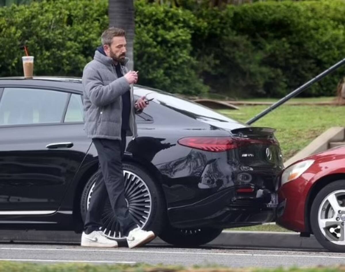 Paciencia de Ben Affleck es puesta a prueba al quedar atrapado con su automóvil - Créditos: Instagram