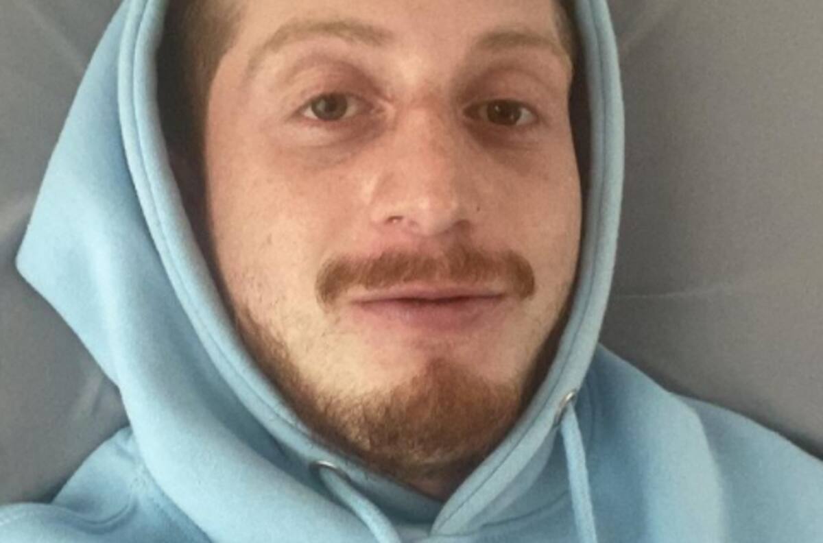 Padre de Octavio Ocaña amedrenta con arma a un hombre en la vía pública