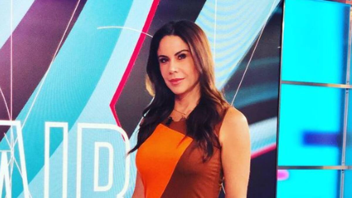Paola Rojas casi se queda sin vestido en pleno programa en vivo