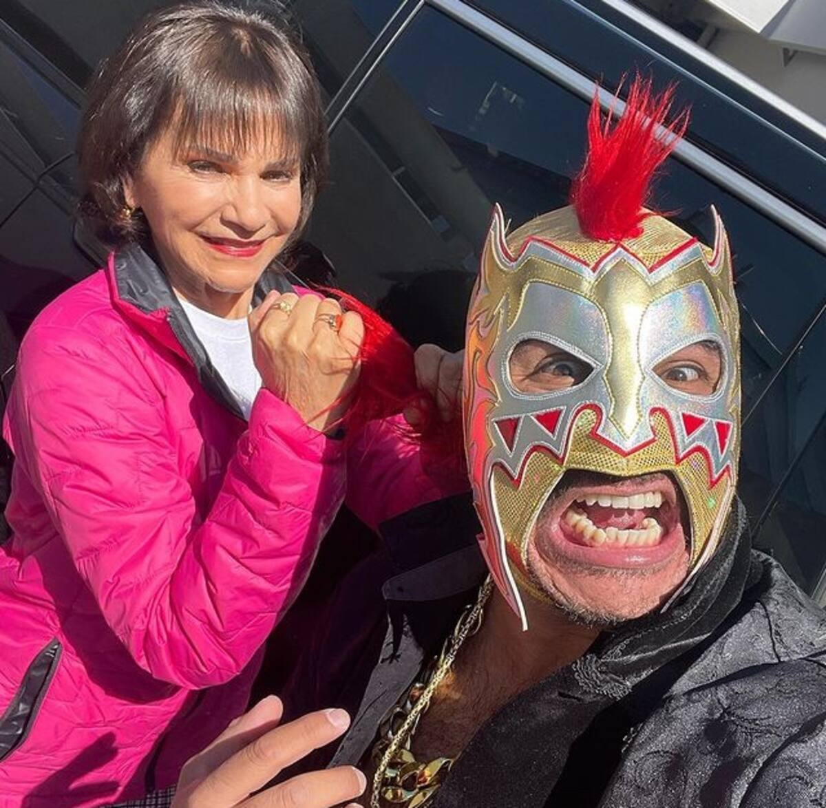 Pati Chapoy sube al volante con 'El escorpión dorado' - Créditos: Instagram