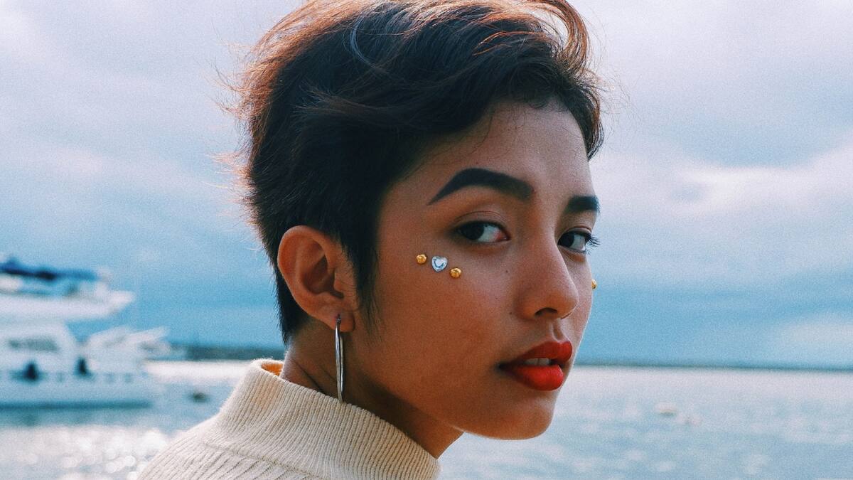 ¿Te queda bien el pelo corto? Descúbrelo midiendo la distancia entre tu oreja y mentón