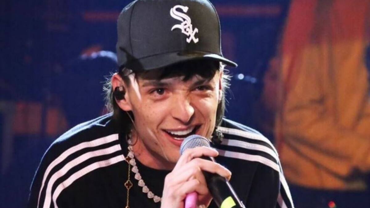 ¡Espectacular éxito! Peso Pluma debuta como número 1 en la lista Billborad