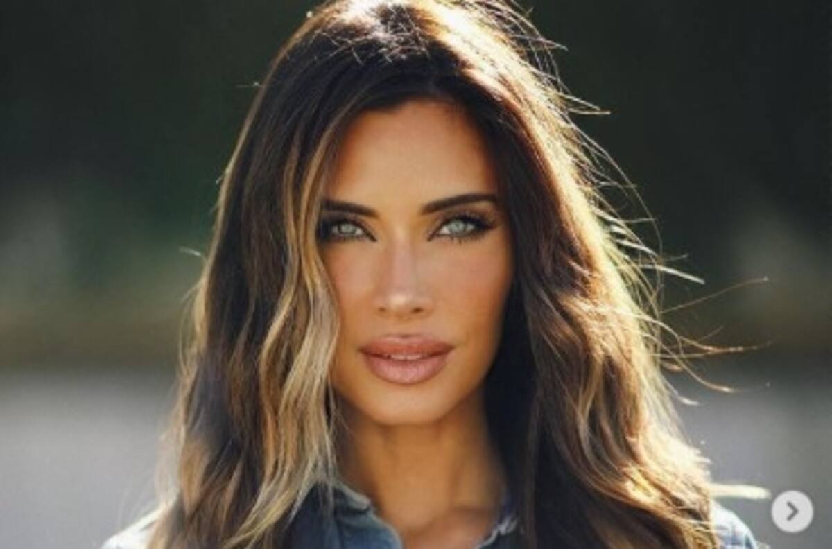 Pilar Rubio deslumbra con perfecto francés en visita a Versailles