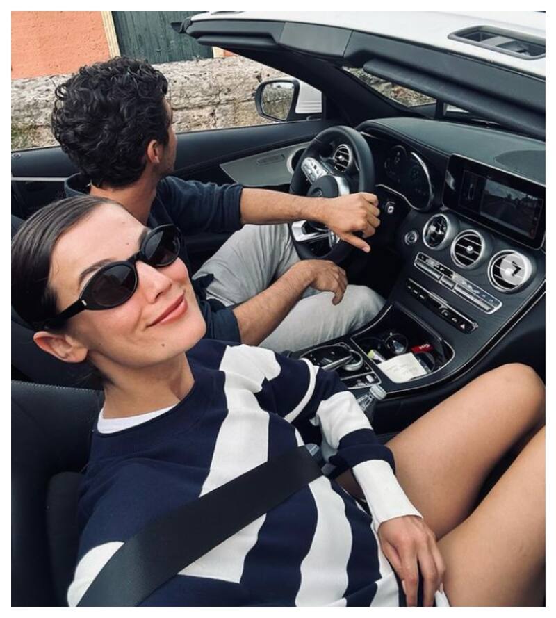La actriz junto a su novio Kaan Yıldırım en el recorrido por Italia, como parte de sus vacaciones-