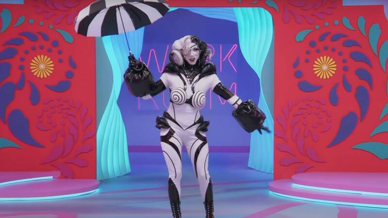 Una mezcla entre una villana de Ciudad Gótica de Batman y una femme fatale barroca