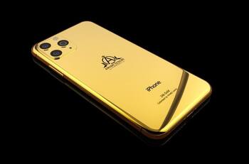 Polémico influencer presume con teléfono móvil más caro de Latinoamérica