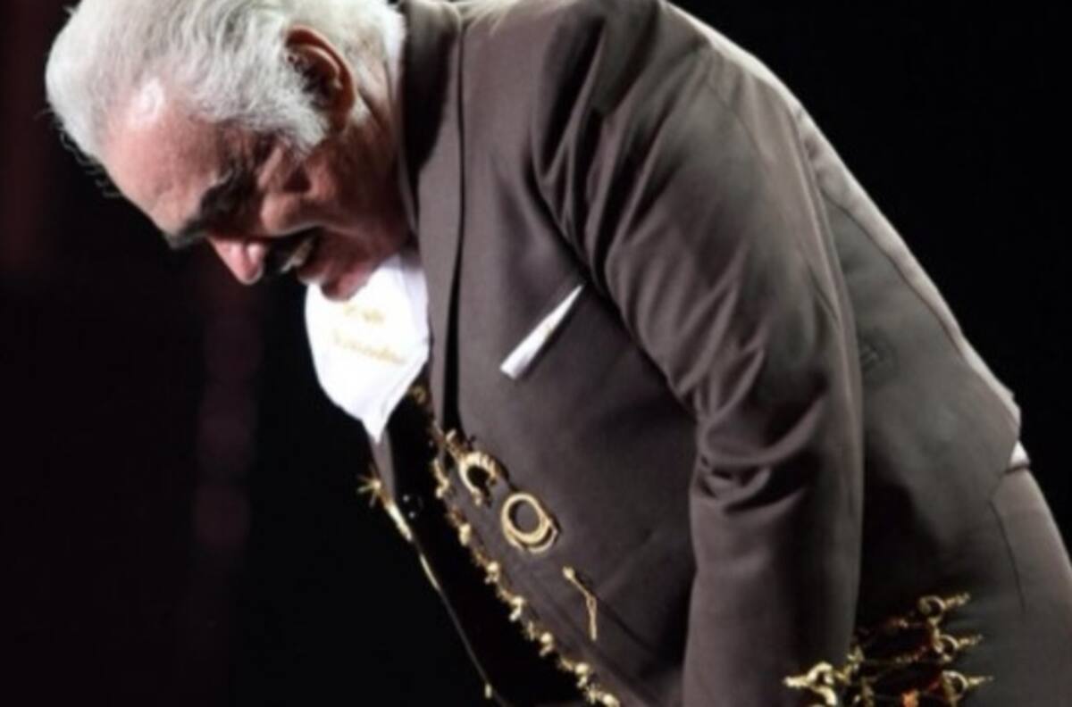 Presentador de los Grammy comete falta de respeto con Vicente Fernández