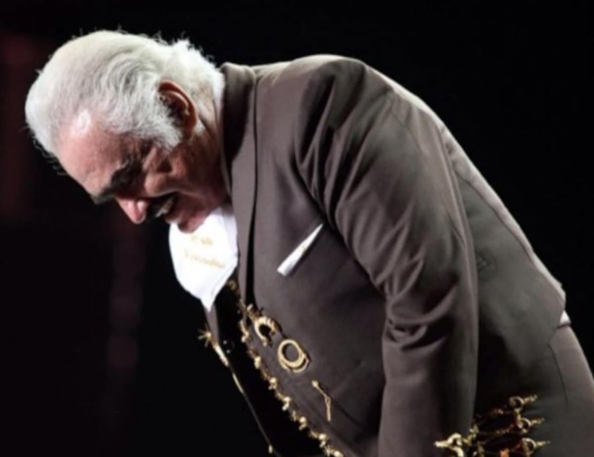 Presentador de los Grammy comete falta de respeto con Vicente Fernández - Créditos: Instagram