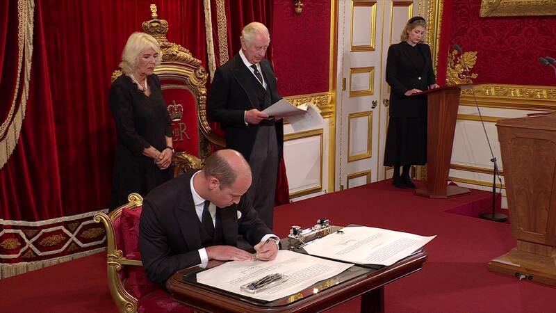 El príncipe William es uno de los zurdos célebres de la realeza británica.