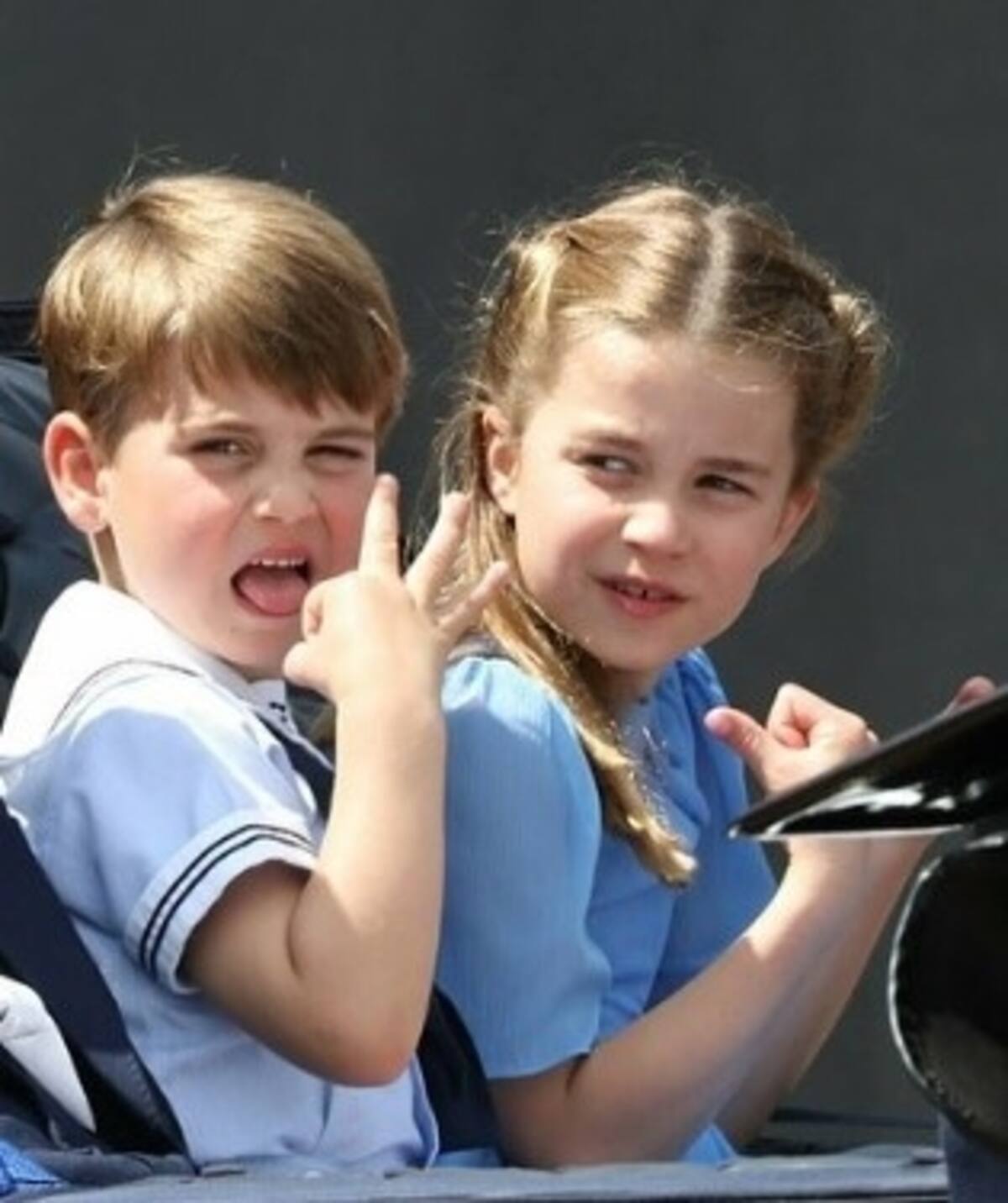 Príncipes Charlotte y Louis son el nuevo objetivo fijado por Harry para incordiar a William y Kate Louis y Charlotte ni siquiera imaginan que son tema de polémica - Créditos: Instagram