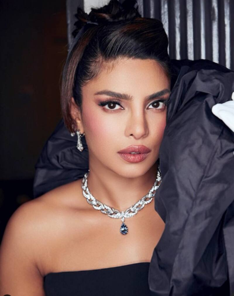 Priyanka Chopra quiso tener un nuevo rostro y el resultado le valió una fuerte depresión - Créditos: Instagram