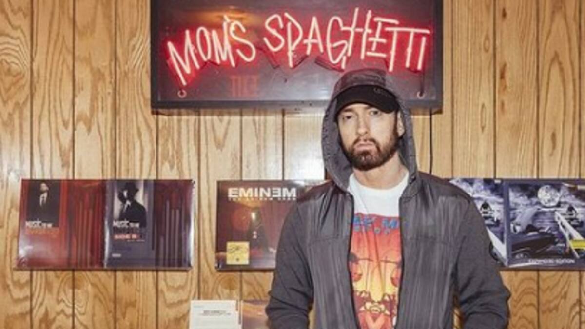 ¿Qué significa que Eminem se haya arrodillado en el Super Bowl y porqué causó controversia?