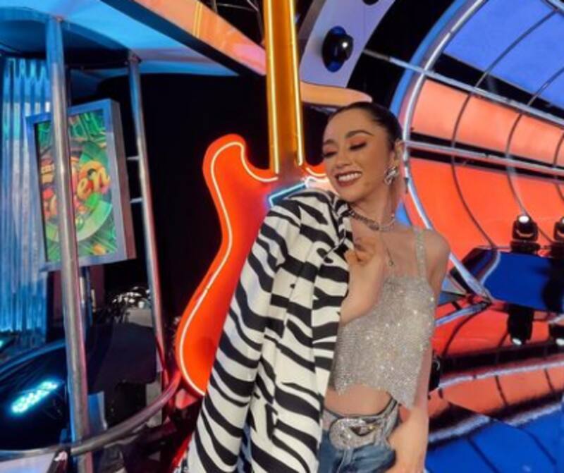 ¿Quién es Carolina Ross? La mujer que Christian Nodal besó en pleno concierto - Créditos: Instagram