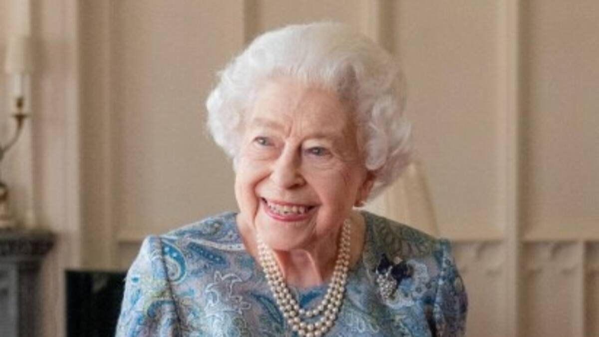 Reina Isabel II se obsesionó en sus últimos días por seguir a un conductor de televisión