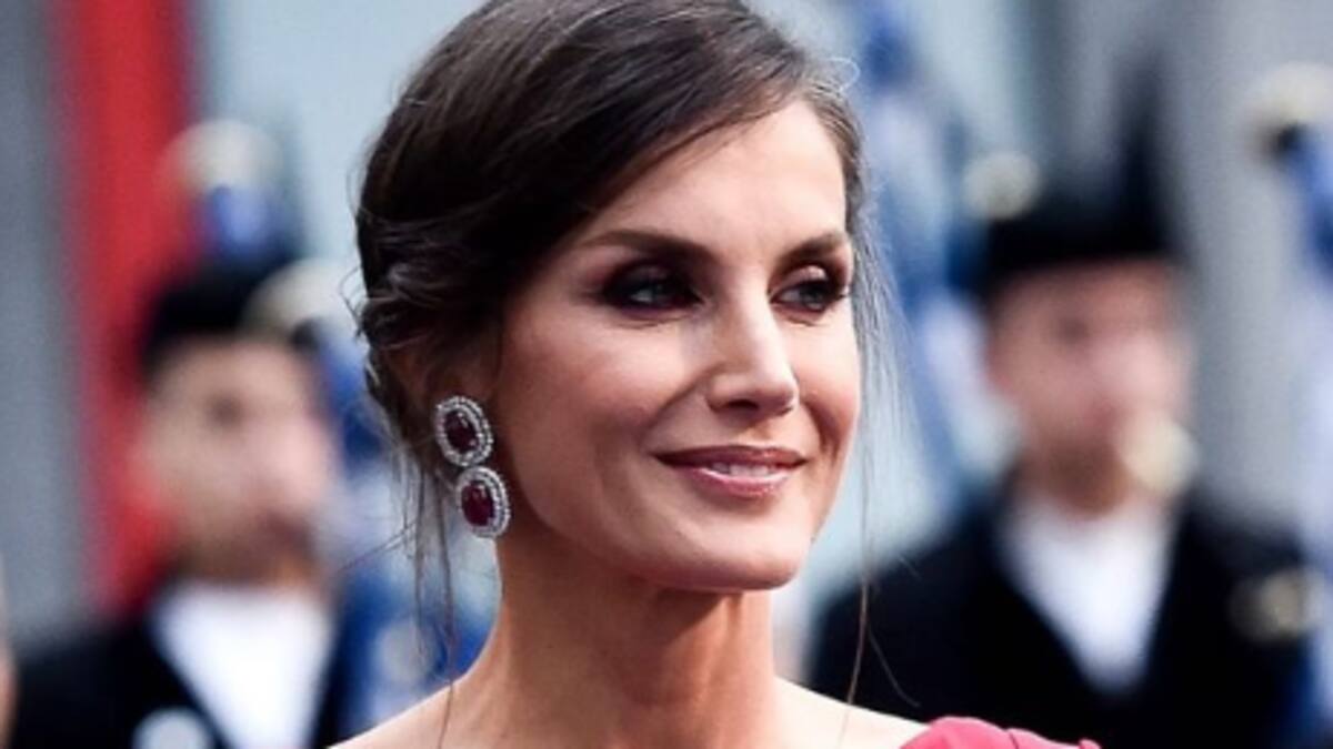 La cara que puso la reina Letizia al ver a una invitada con un vestido idéntico al suyo