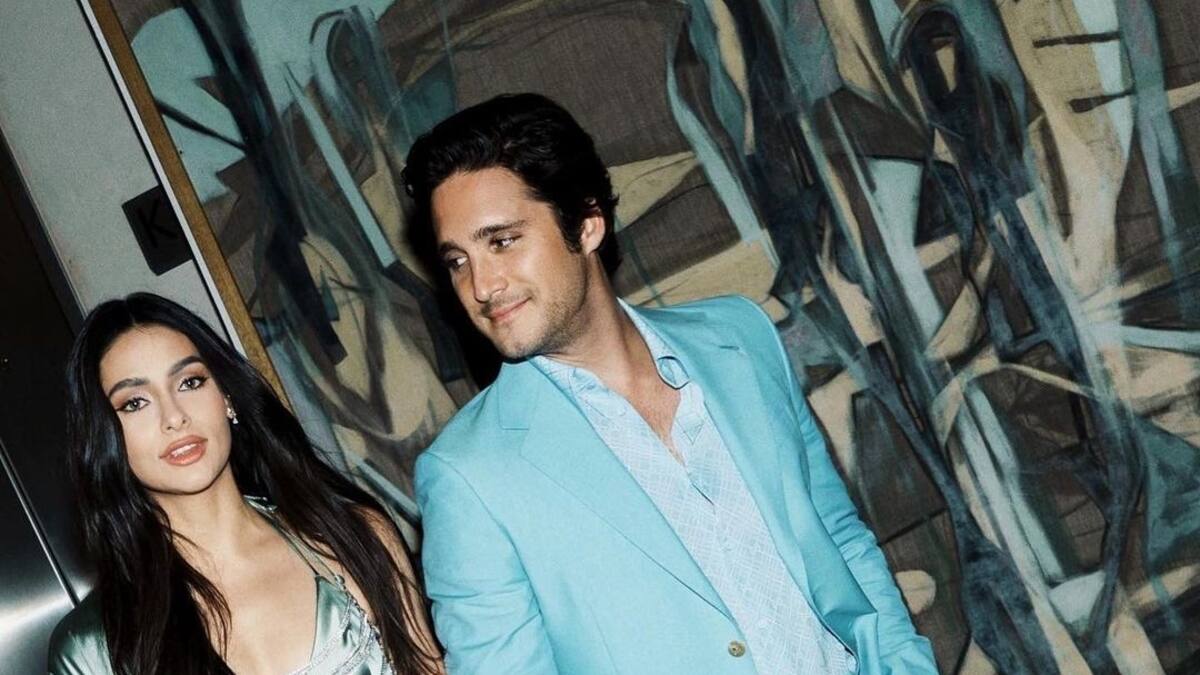 La romántica postal de Renata Notni con Diego Boneta mientras se abrazan