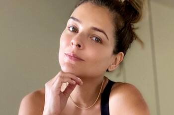 ¿Cuál es el estado de salud de Grettell Valdez tras salir del quirófano?