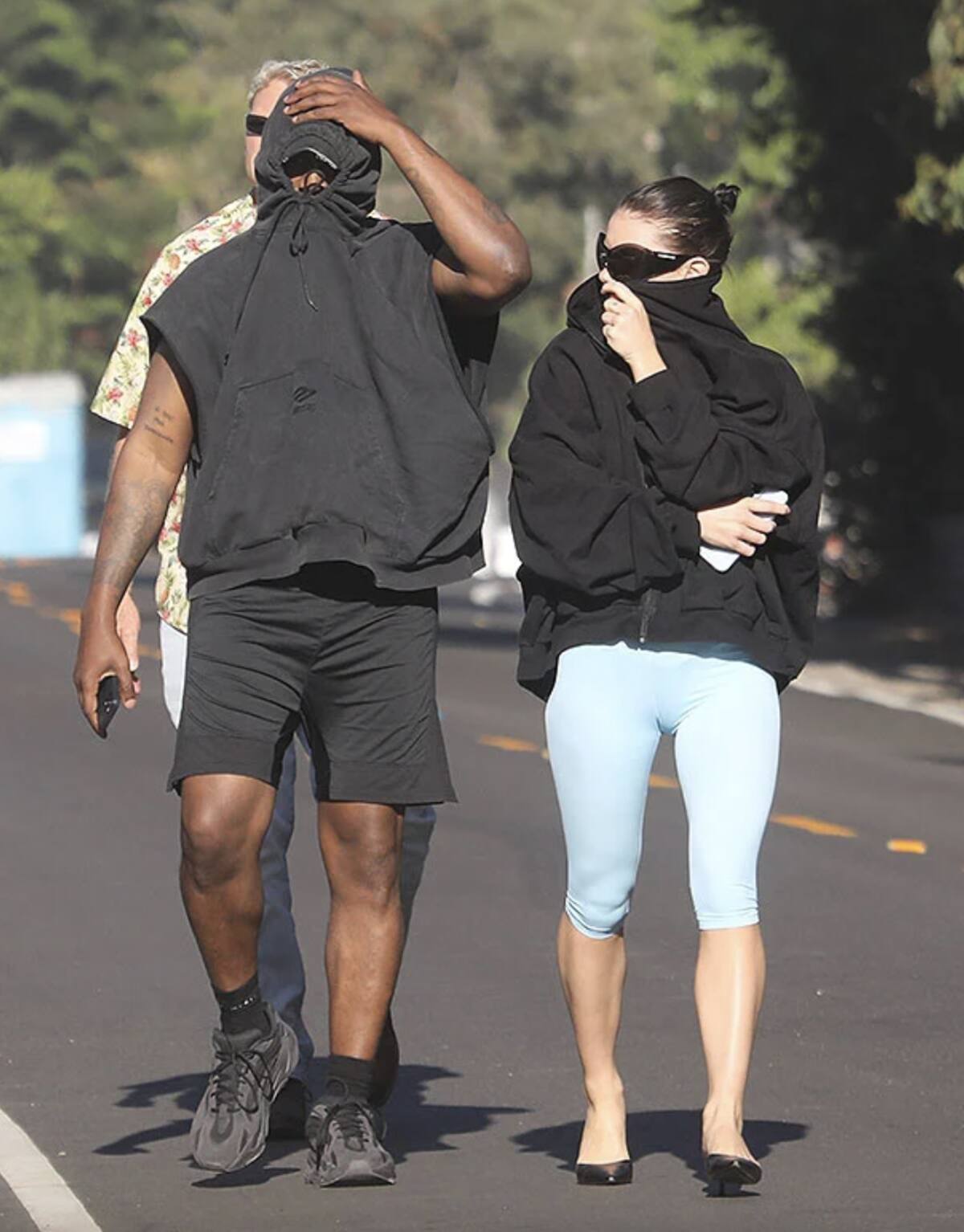 Revelan identidad de la mujer con la que se le vio a Kanye West - Créditos: Page Six