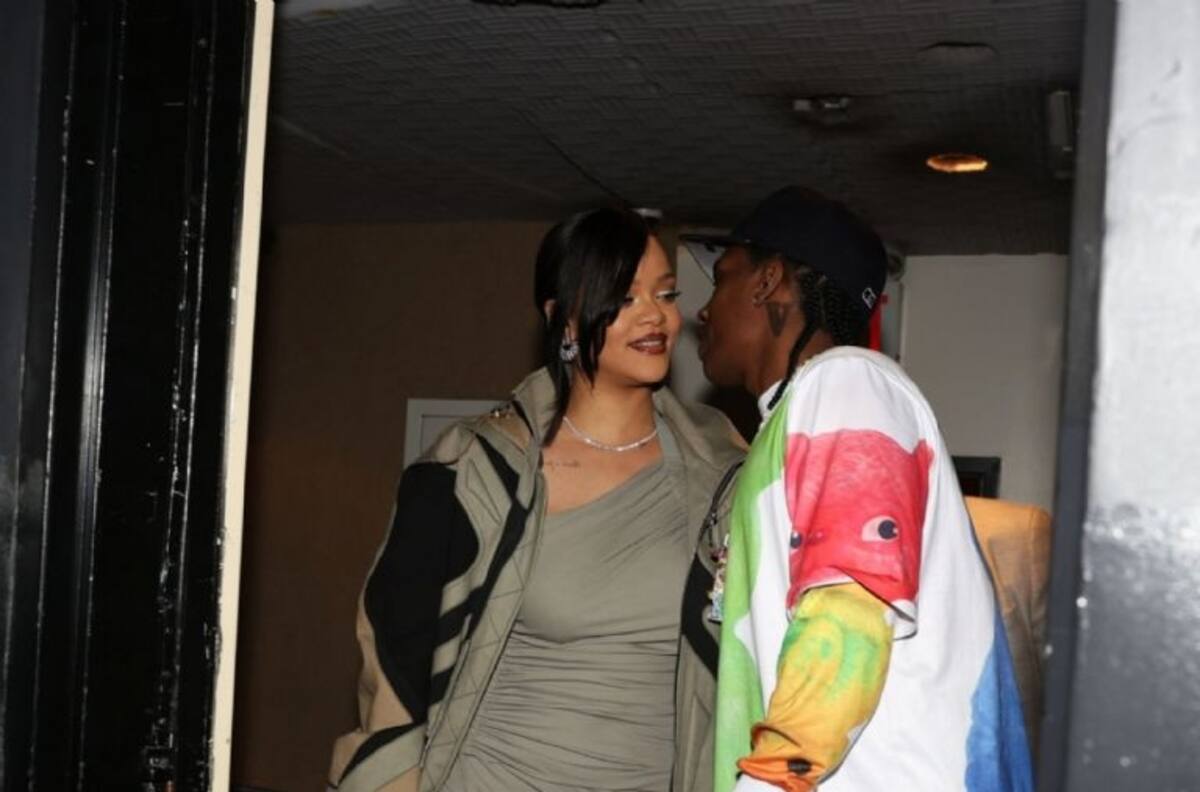 Rihanna vuelve a la vida nocturna y negocia un retorno bombástico