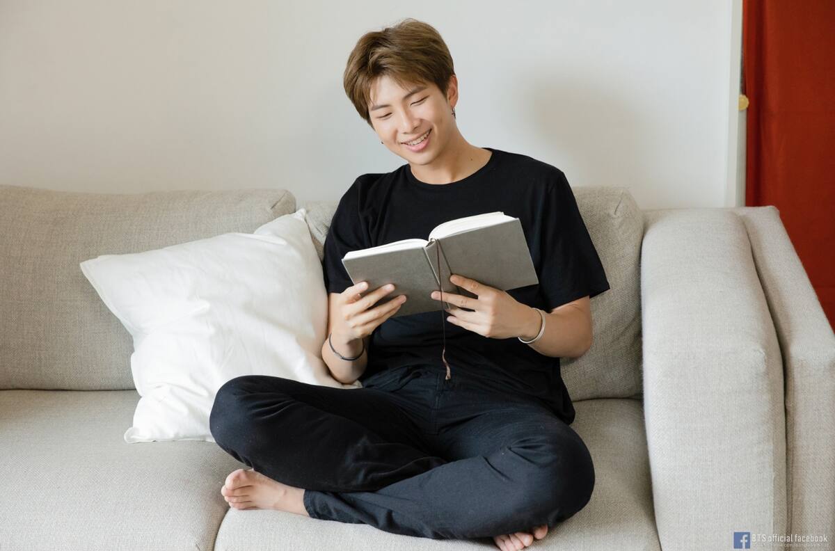 Cómo RM de BTS llevó a la cima de ventas un libro que había dejado de publicarse