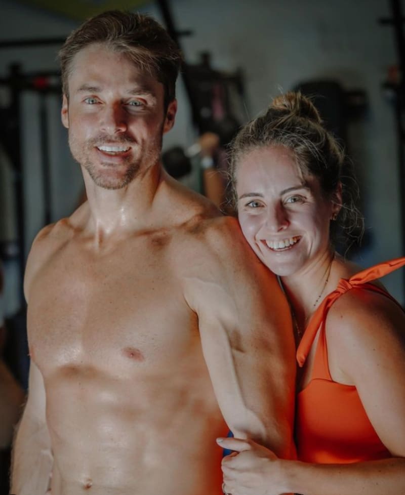 El actor y su esposa participan activamente en el centro de fitness de su propiedad.