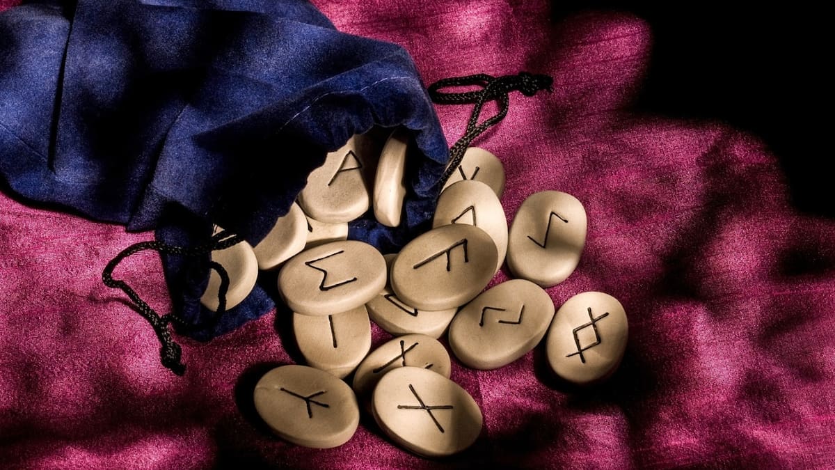 Abre las puertas de la abundancia: Atrae dinero y prosperidad con las runas