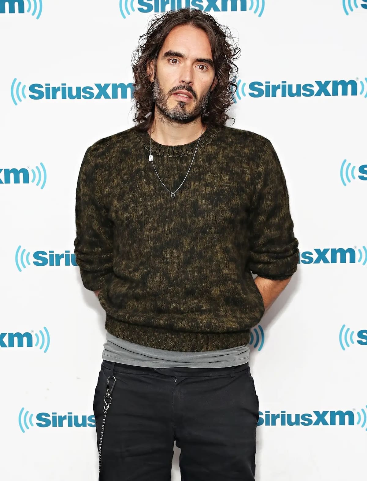Russell Brand compartió un emotivo registro tras cumplir un nuevo año alejado de las drogas y el alcohol - Créditos: Twitter