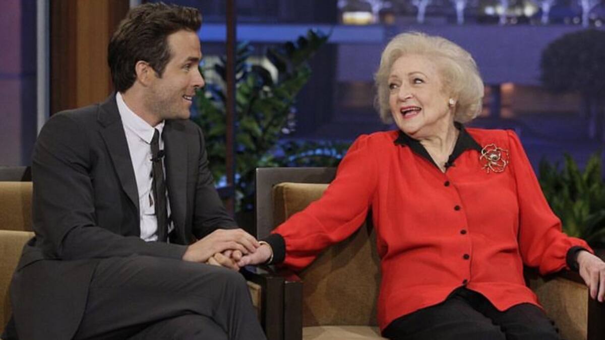 Así se despidió Ryan Reynolds de Betty White, su “exnovia”