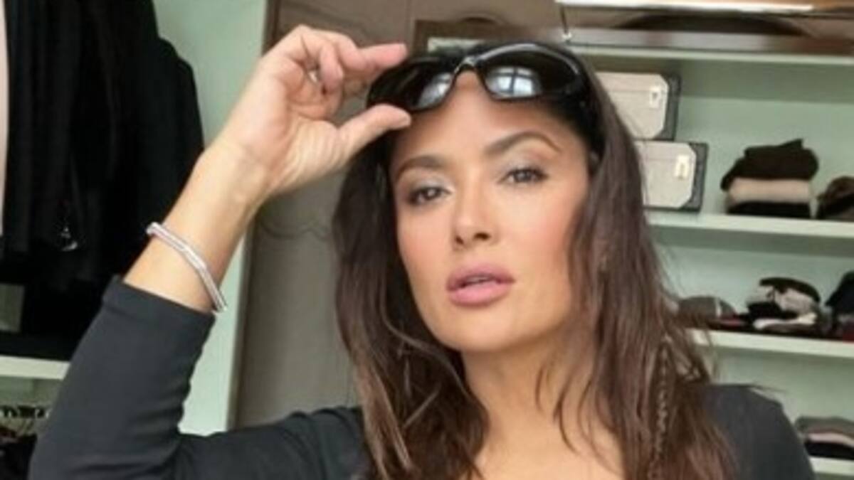 Salma Hayek comete grave error ortográfico y su Halloween pasa a segundo plano